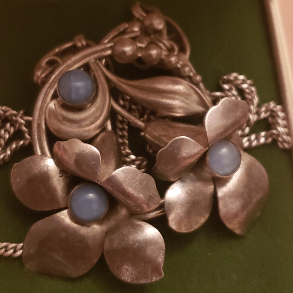 Vintage carl art necklace